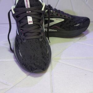 Brooks Adrenaline GTS 23 Women’s Size 10.5 Running Shoes - Black/Purple EUC